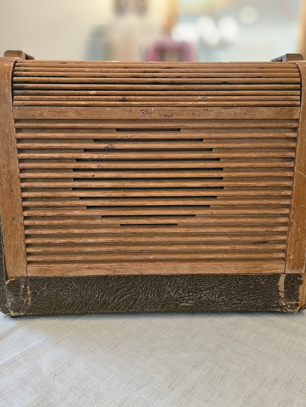 Vintage 1946 Philco 46-350 Roll Top Tube Radio Portable Wood Case AS IS Repair